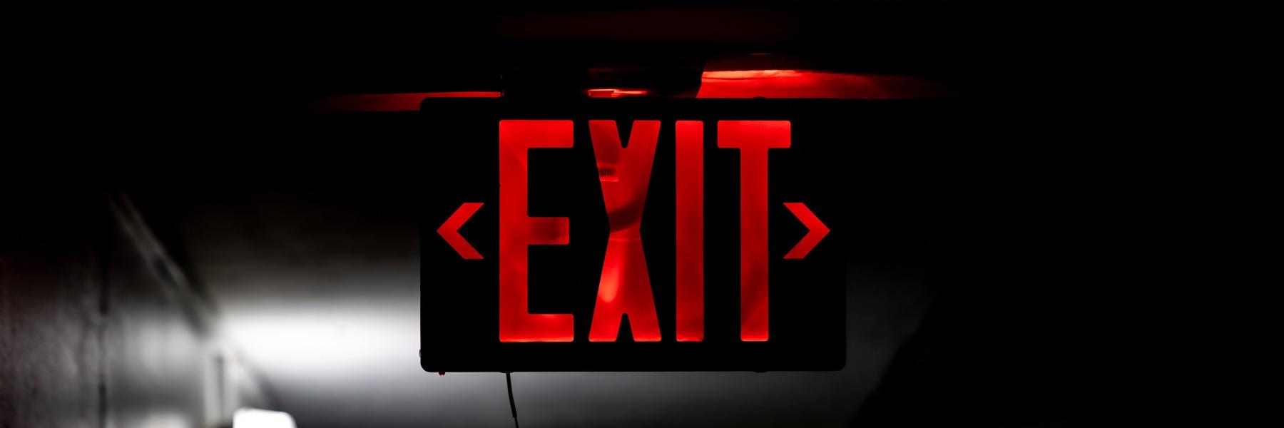 Exit Sign (Bild von Kev auf Pixabay)