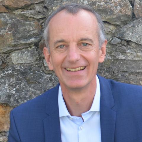 Dr. Gerhard Knor