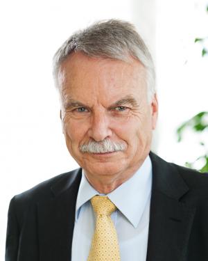 Dr. Alexander Loisel