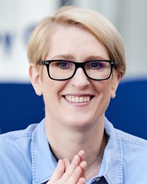Nicola Dietrich